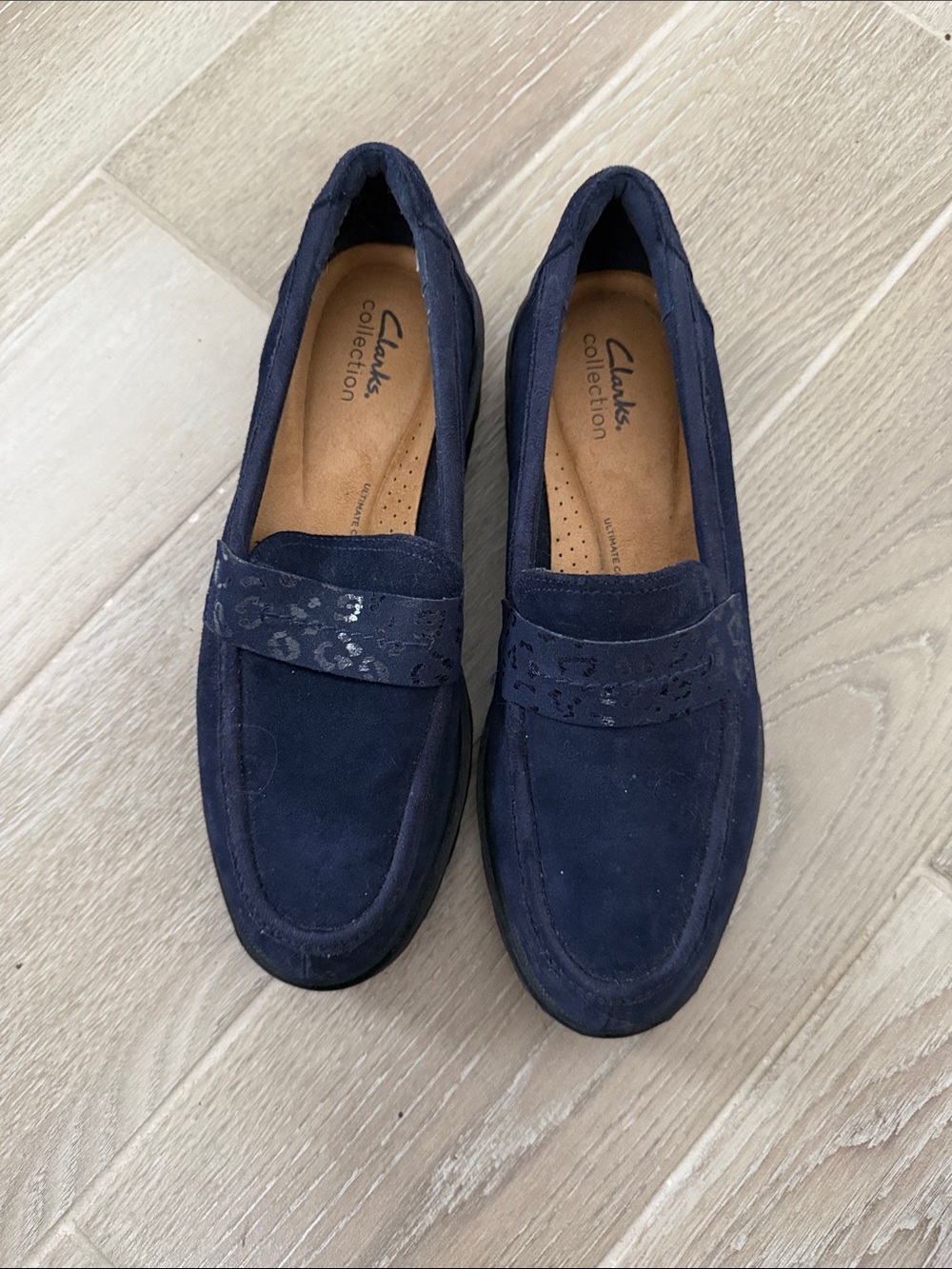 Clark’s Collection Women’s Navy Suede Penny Loafers like new sz 9.5
